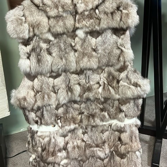 Fox and Rabbit Vest - Picture 2 of 4